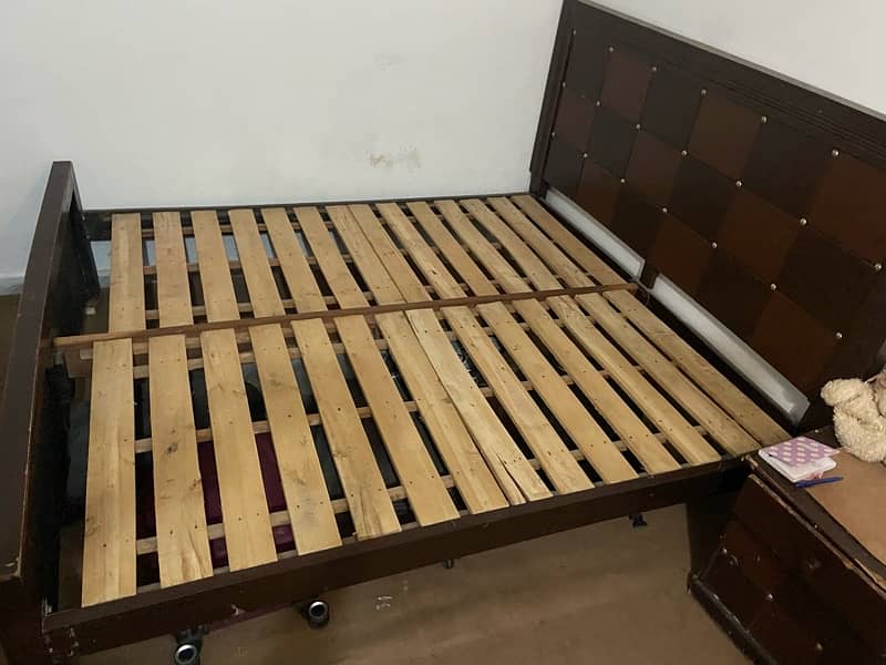 KING SIZE bed with 6 inches MATTRESS 1