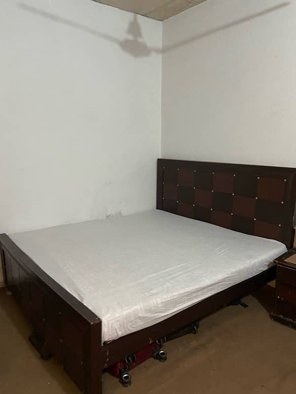 KING SIZE bed with 6 inches MATTRESS 6