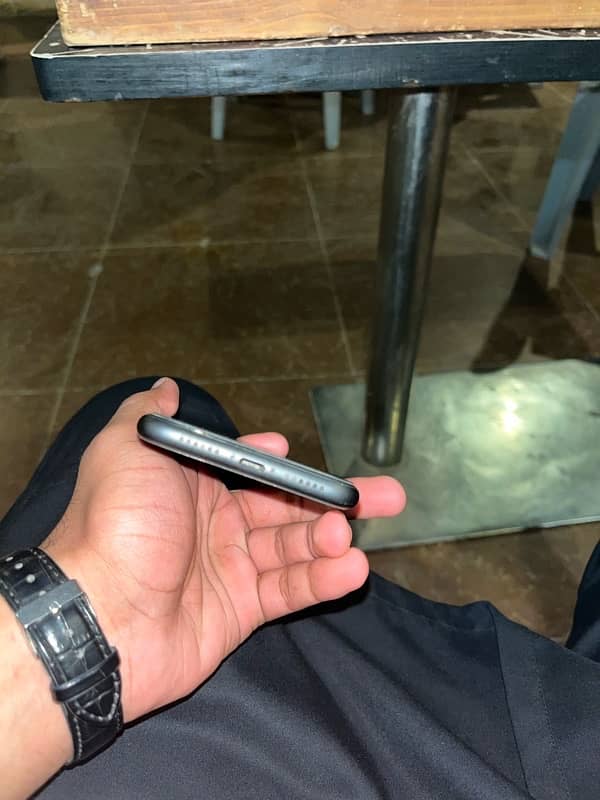 IPhone 11 simple 3