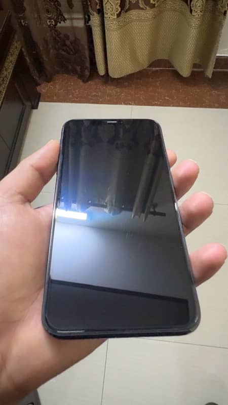 iPhone 11 pro Max Non PTA 4