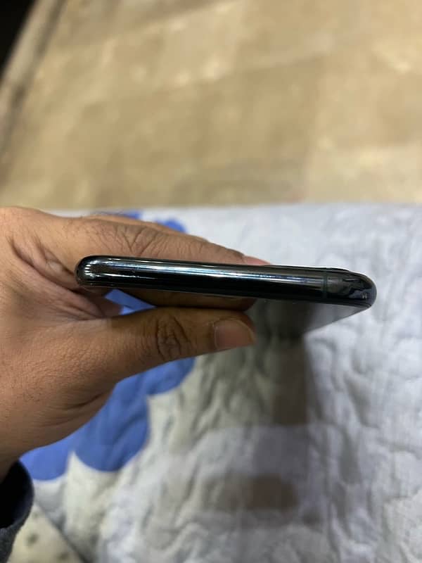 iPhone 11 Pro max 256GB PTA dual sim approved 5