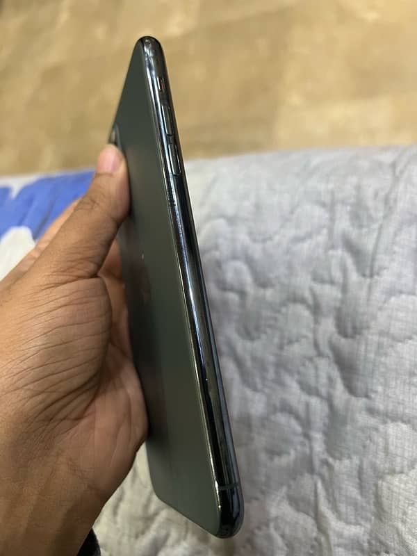 iPhone 11 Pro max 256GB PTA dual sim approved 8