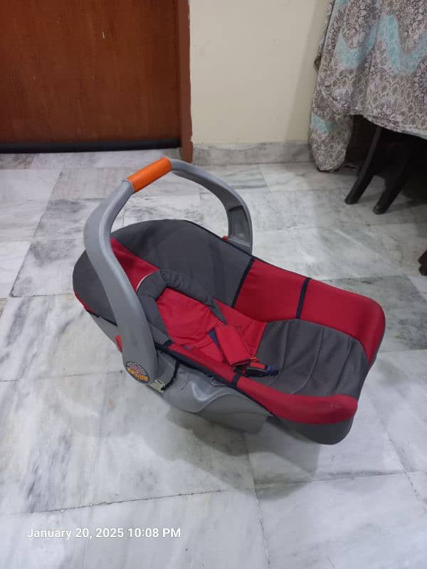 Baby bouncer in decent condition 2