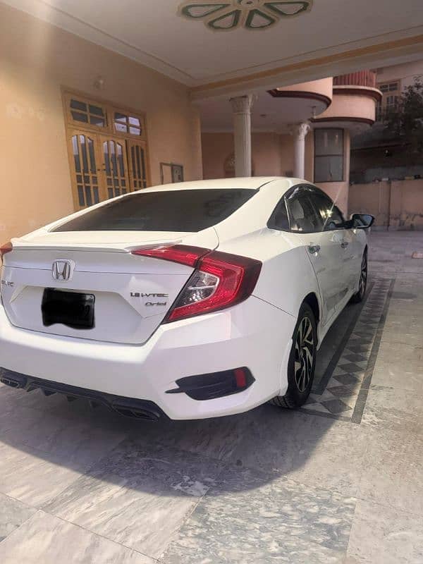 Honda Civic X 2018 7