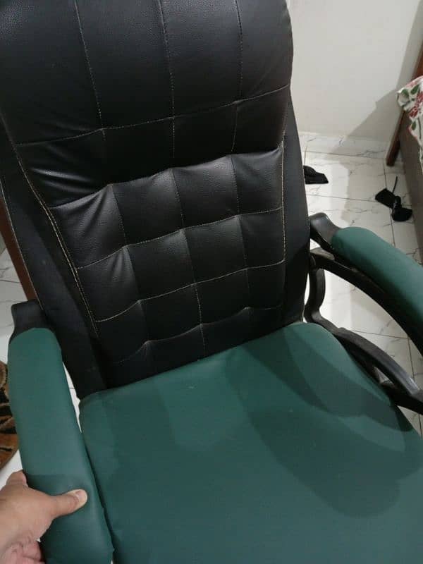 Revolving Chair (Office Chair) 1