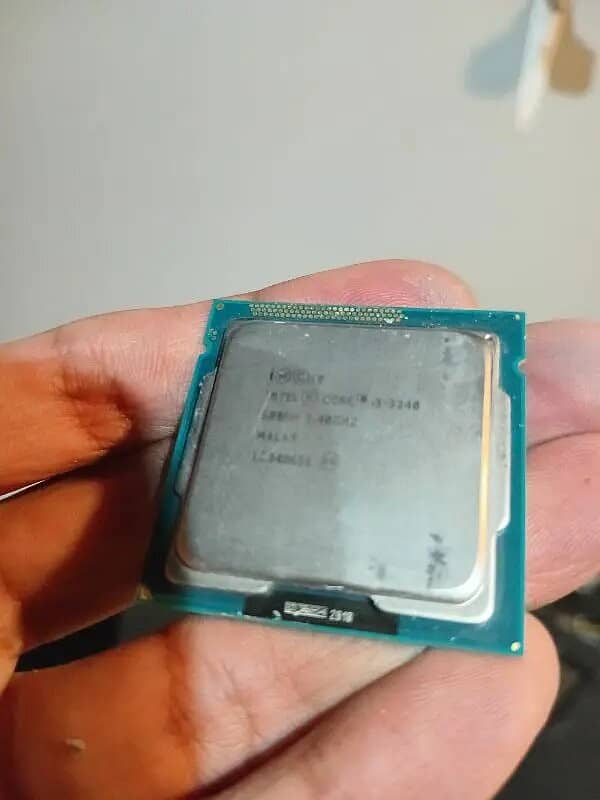 Intel® Core™ i3-3240 Processor 3M Cache, 3.40 GHz 3rd geneartion 2