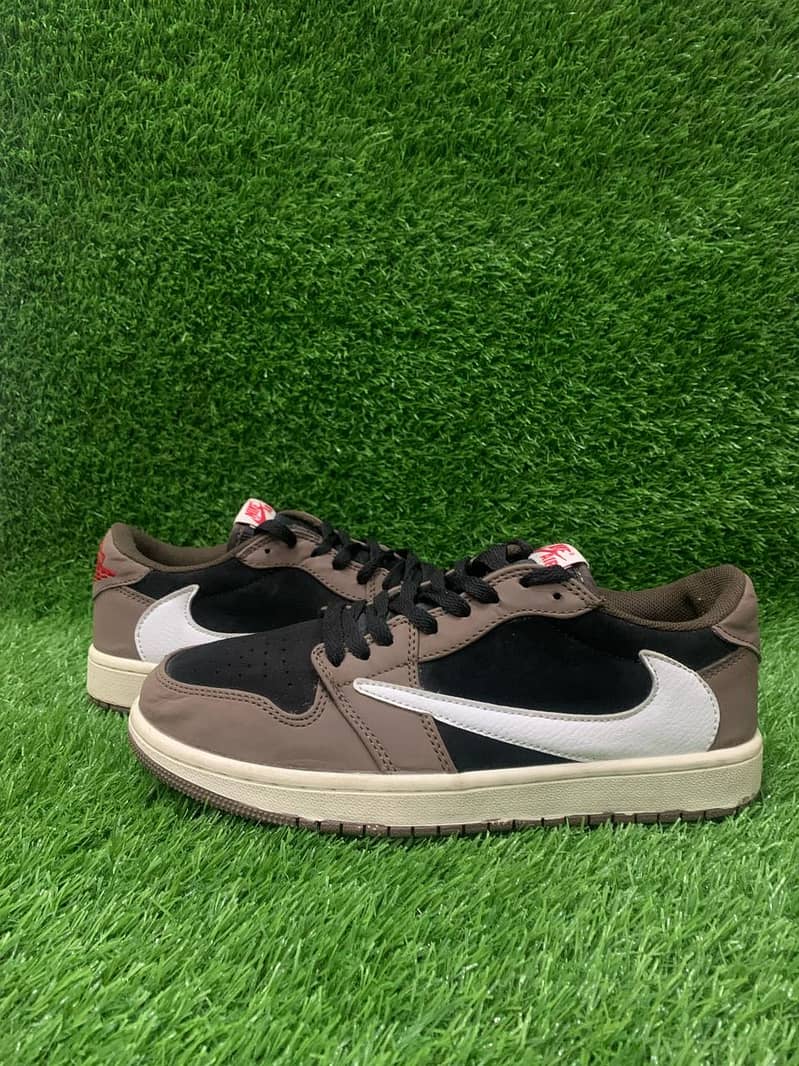 Travis Scott Air Jordan 1 Low Dark 0