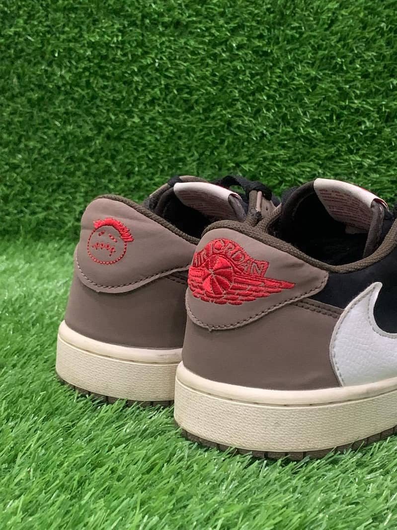 Travis Scott Air Jordan 1 Low Dark 2