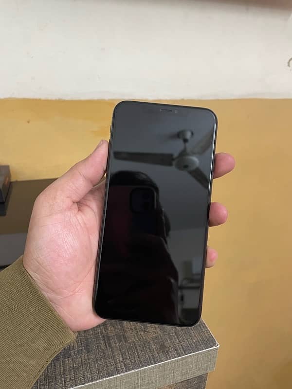 iPhone XS Max 1