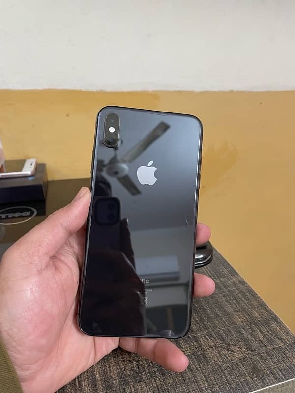 iPhone XS Max 3