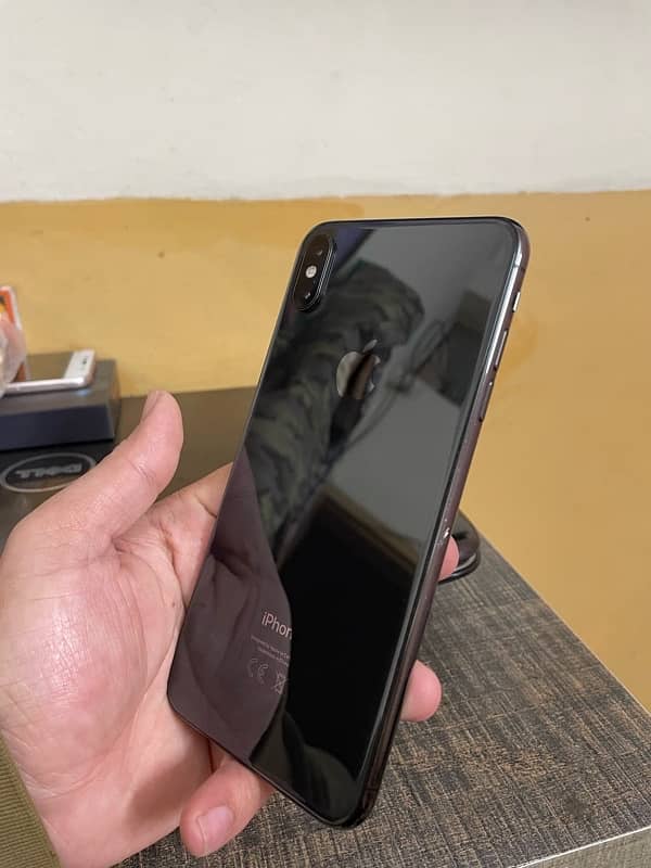 iPhone XS Max 7