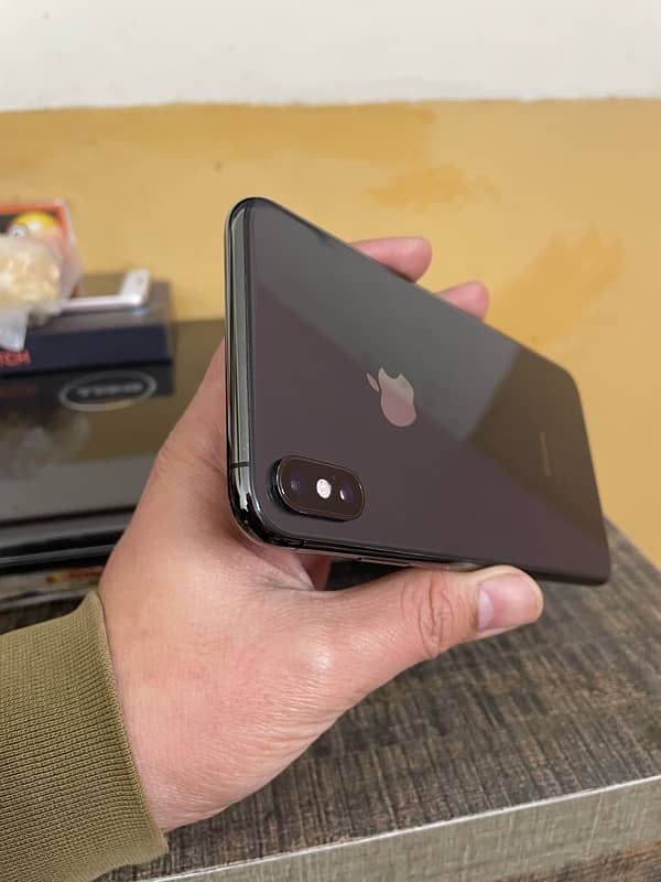 iPhone XS Max 9