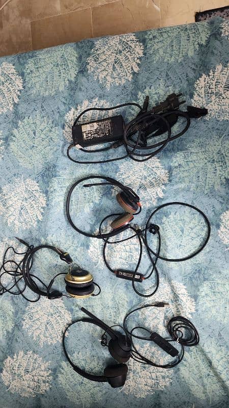 Plantronics and Audionic out of box headphones 0