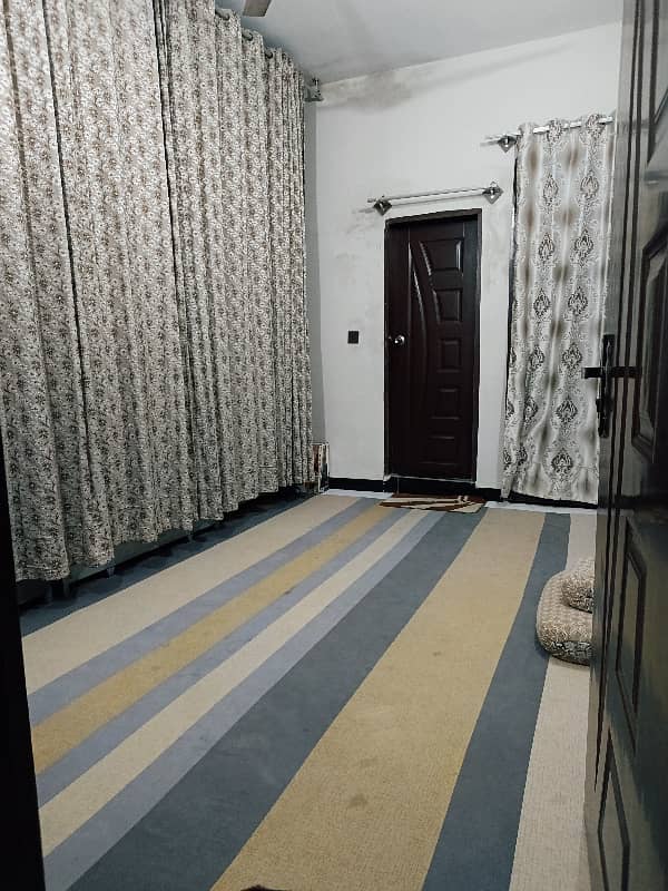 Portion for sale 3 bed DD 3 attached washrooms 2nd floor Near Happy palace school 3