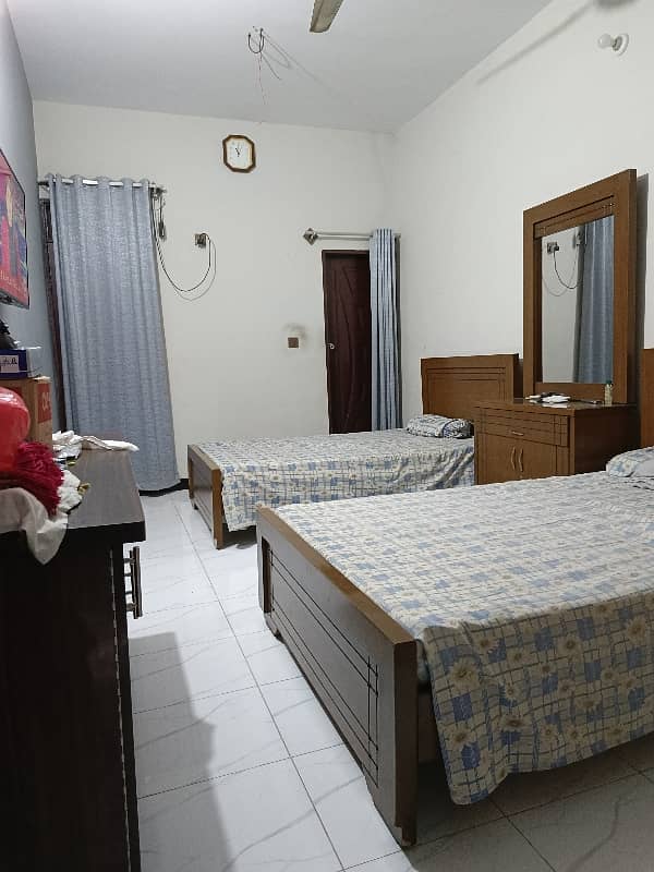 Portion for sale 3 bed DD 3 attached washrooms 2nd floor Near Happy palace school 4