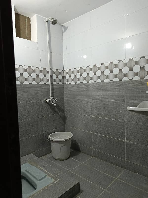 Portion for sale 3 bed DD 3 attached washrooms 2nd floor Near Happy palace school 7