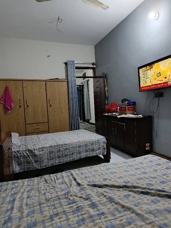 Portion for sale 3 bed DD 3 attached washrooms 2nd floor Near Happy palace school 9