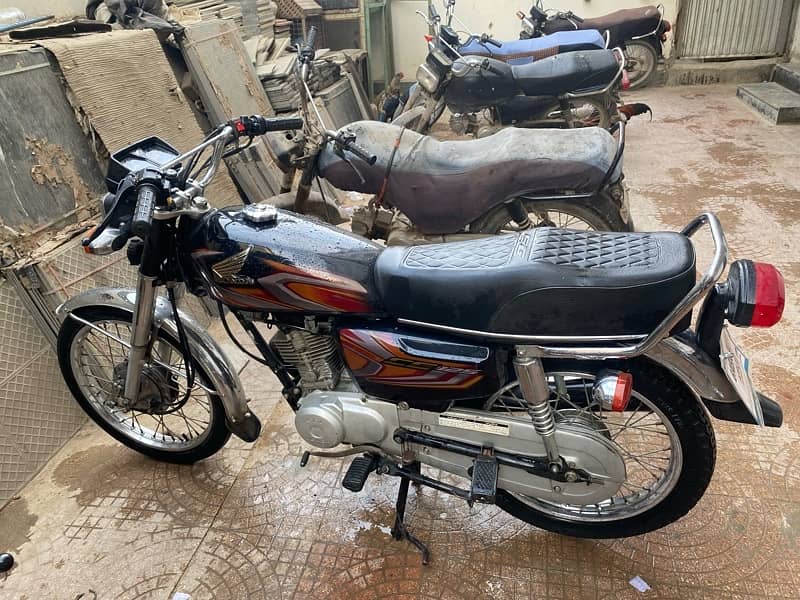 Honda CG 125 2022 model black 3