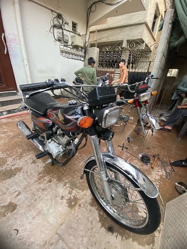 Honda CG 125 2022 model black 6