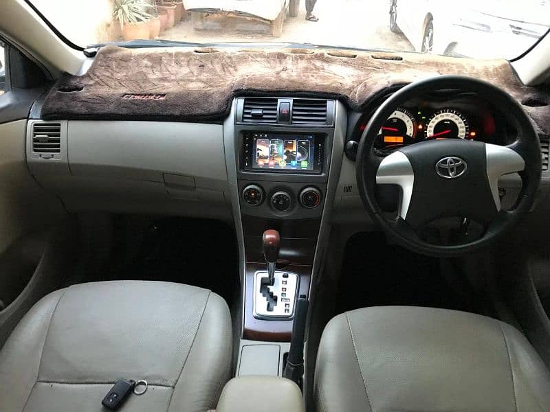 Toyota Corolla Altis 2013 SR. . . 6