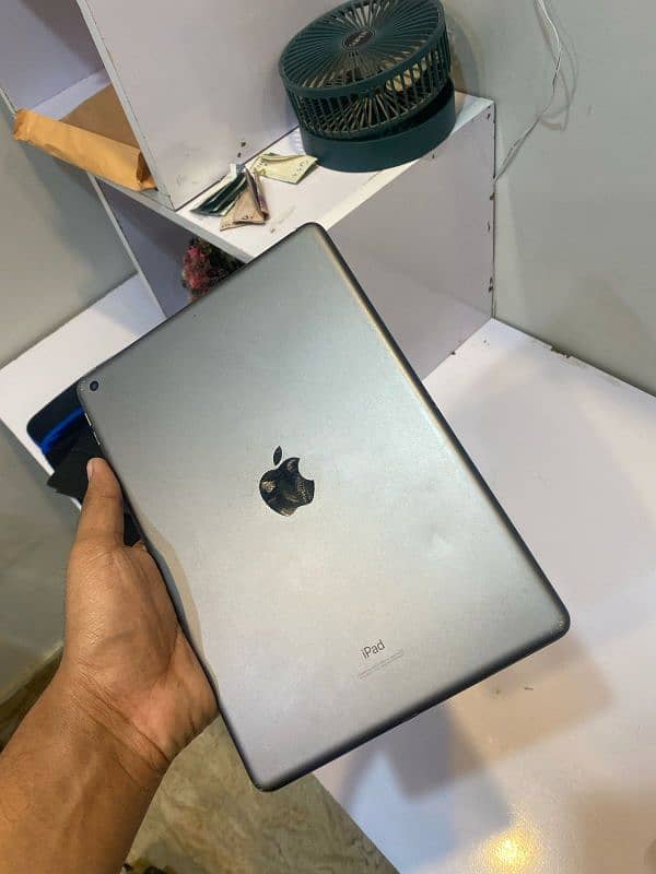 Apple iPad 8th generation 32 GB with Pen 3