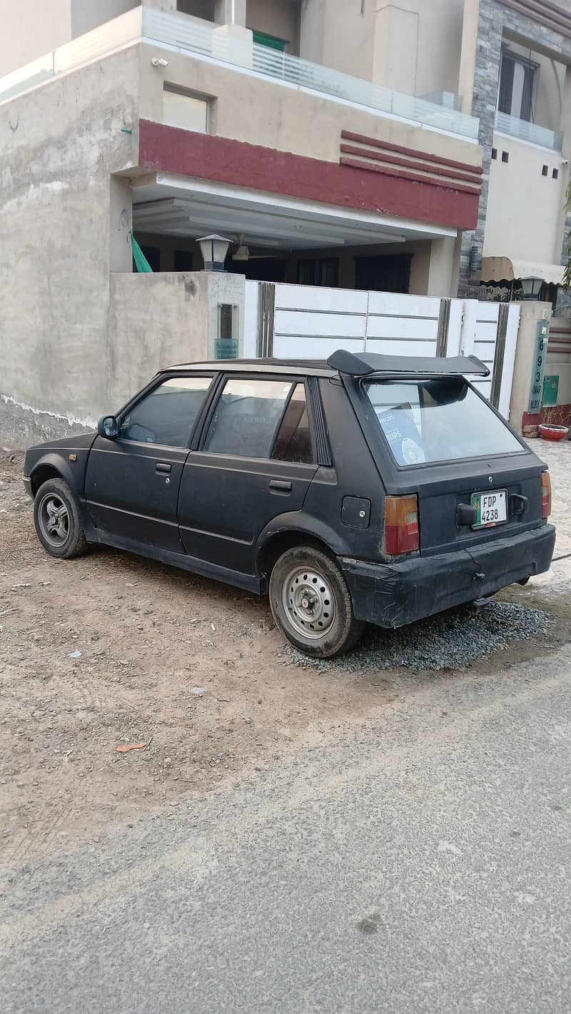 Daihatsu Charade 1984 3