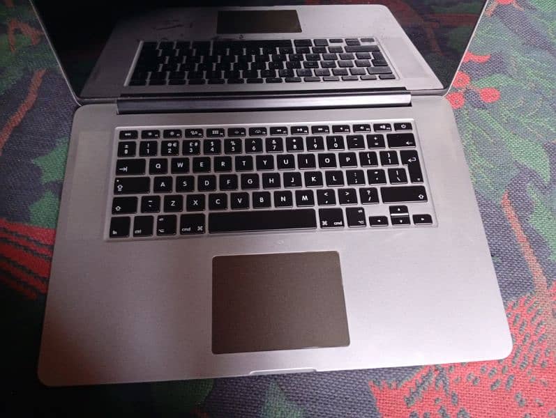 Macbook 2014 Mid 15 inch 1