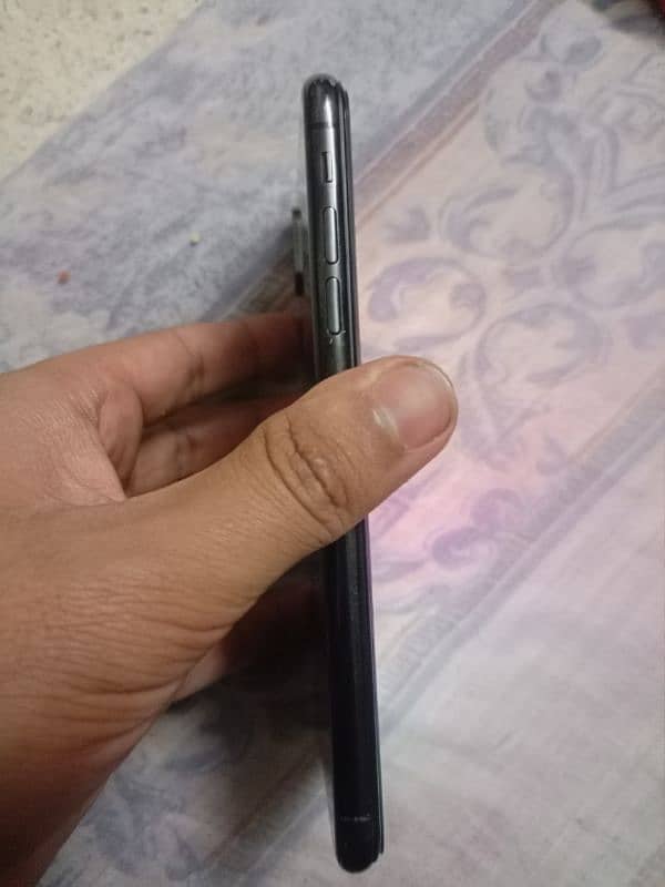 Iphone XS Max Non PTA 1