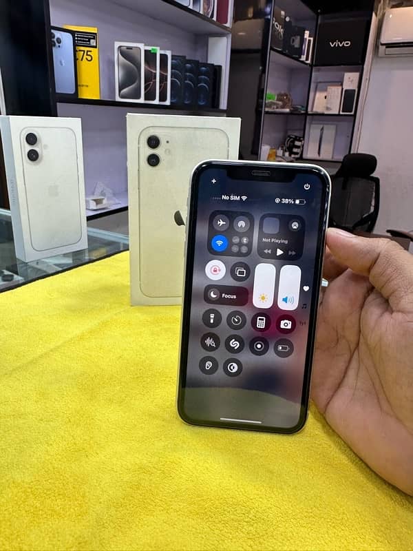 iPhone 11 64gb pta approved 1