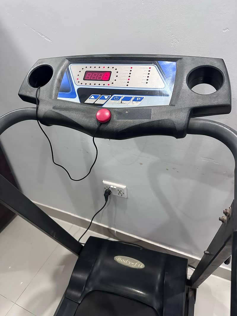 Body Fit Treadmill / Running Machine 1