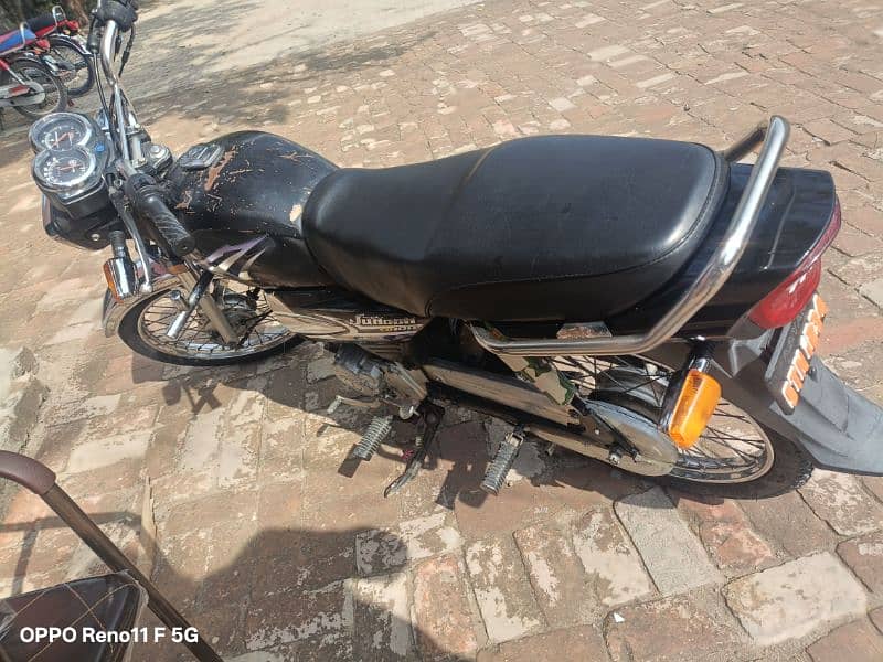 Yamaha Junoon 2012 golden no in good condition 3