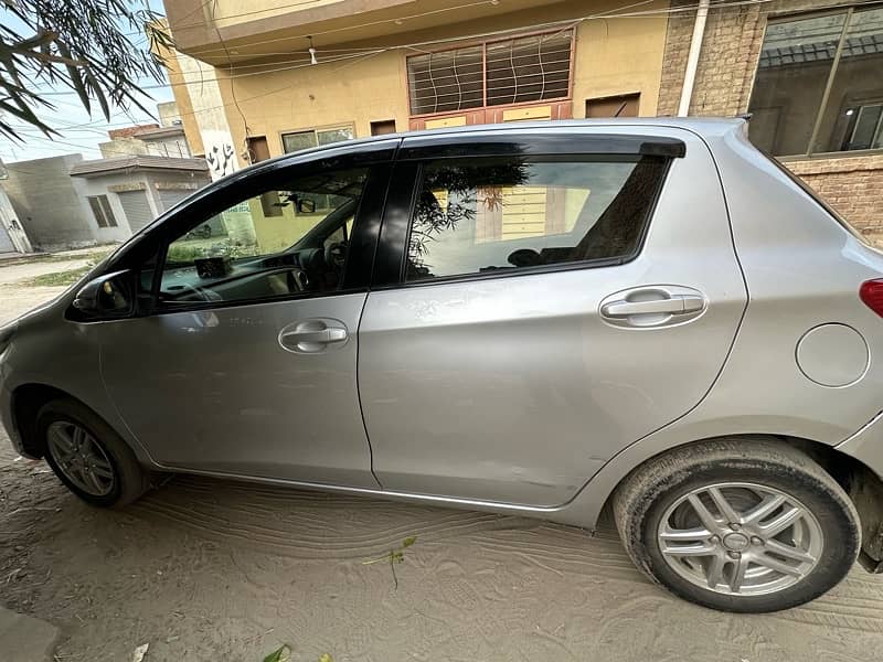 Toyota Vitz 2016 4