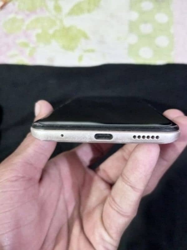Vivo s1 pro with charger 3