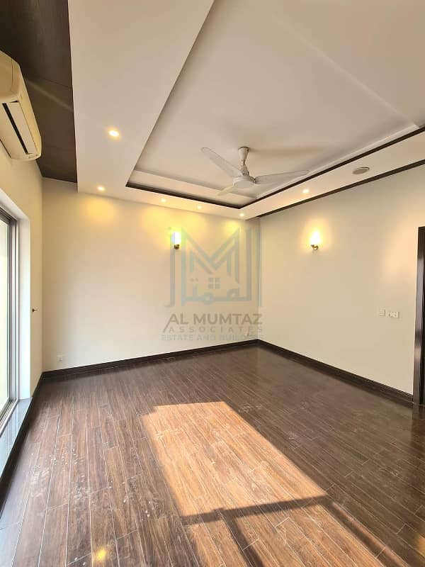 10 Marla House Available For Sale In Dha Phase 5 10