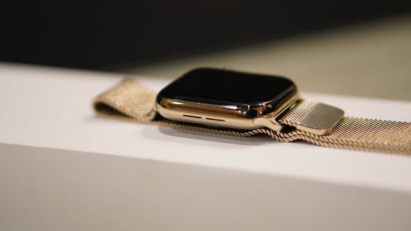 APPLE WATCH 6 GOLD STAINLESS STEEL 44MM 2