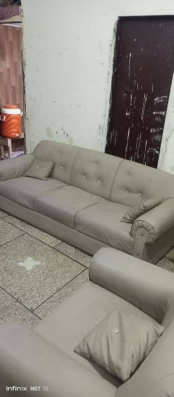 sofa set in excellent condition 03067593756 6