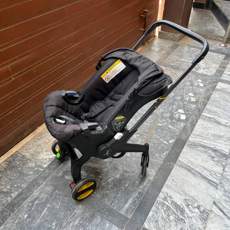 Doona Car Seat & Stroller Nitro Black 5