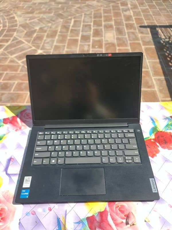 Lenovo V14 G3 5