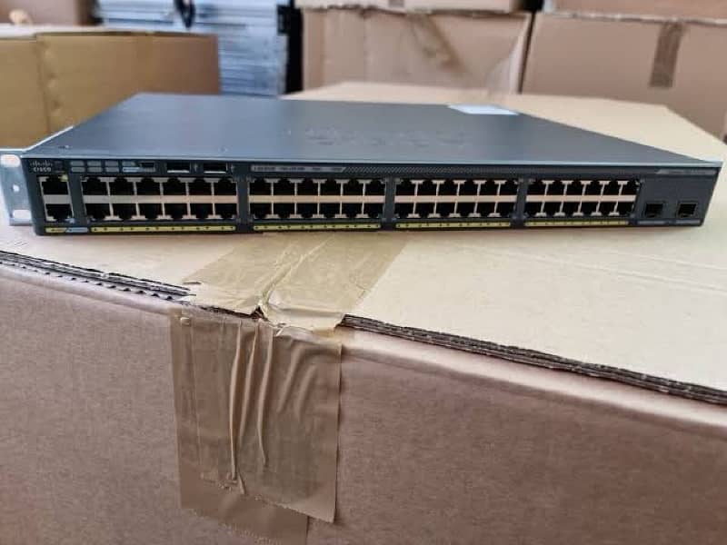 Cisco WS-2960X-48FPD-L 48Ports Poe giga 10G SFP uplink 1