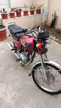 Honda 125 CG 2016 model for sale call on03494717204)