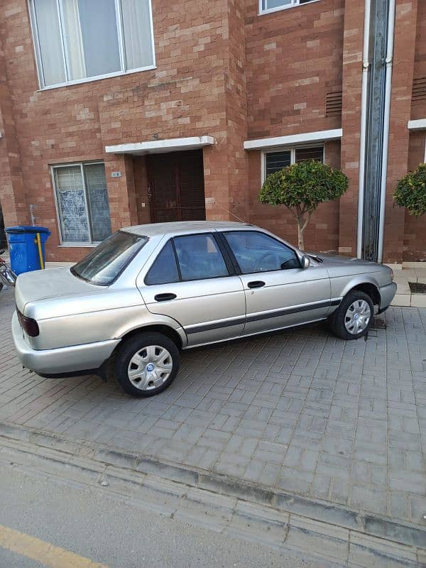 Nissan Sunny 1993 3