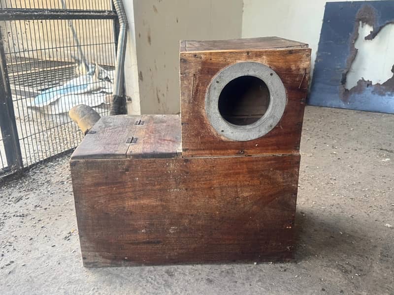 GREY PARROT / BIRD L SHAPE WOODEN BREEDING BOX 0