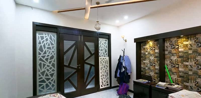 20 Marla Double-Storey House For Sale In Johar Town Phase 2, Block H1 - Demand: 8 Crore 1