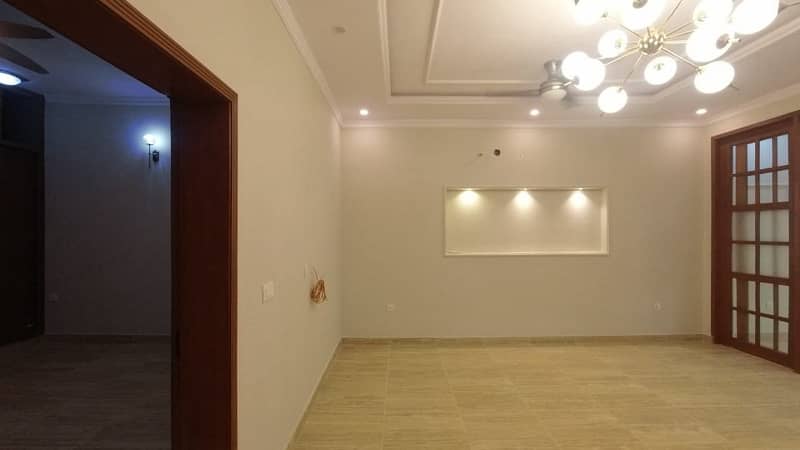 1 Kanal 2 Story 52 Feet Front Marble Tiled VIP Location For Sale 22