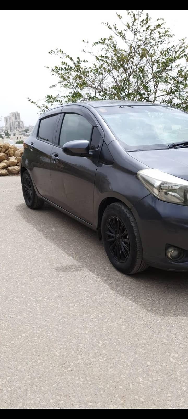 Toyota vitz 2011/2014 Excellent condition 5