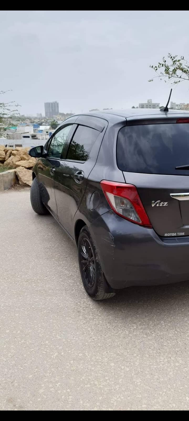 Toyota vitz 2011/2014 Excellent condition 6