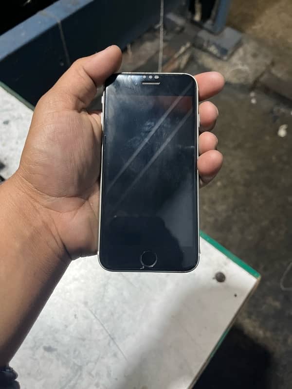 iPhone SE  128gb.   pta approved 2