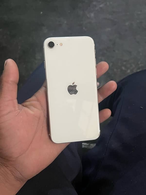 iPhone SE  128gb.   pta approved 4