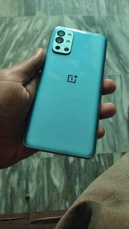 OnePlus 9R 1