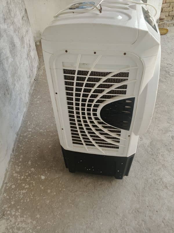 a brand new color fan for sale 3